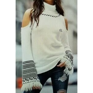 NWOT's -VENUS Cold Shoulder White Ribbed Knit Turtle Neck Black Trim; Size 2X